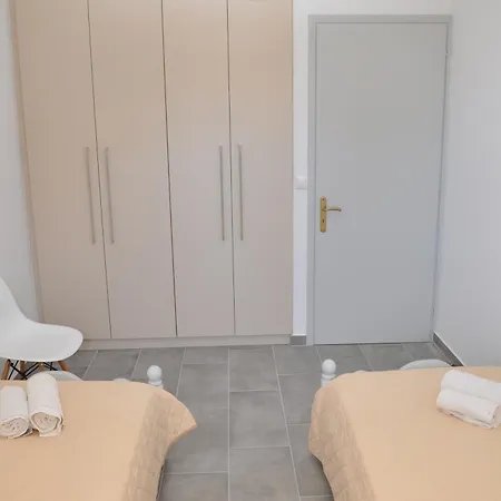 Polymnia Lassi Daire Lassi (Kefalonia)