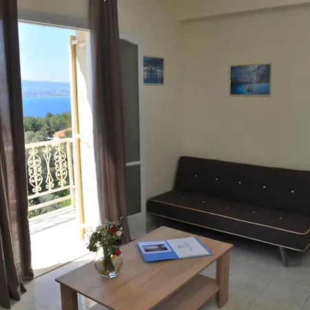 Polymnia Lassi דירה *