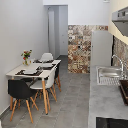 Polymnia Lassi Daire