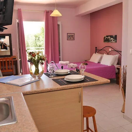 Polymnia Lassi דירה *