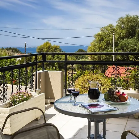 Polymnia Lassi דירה *